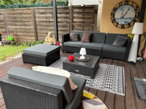 Havre de paix avec jardin et terrasse